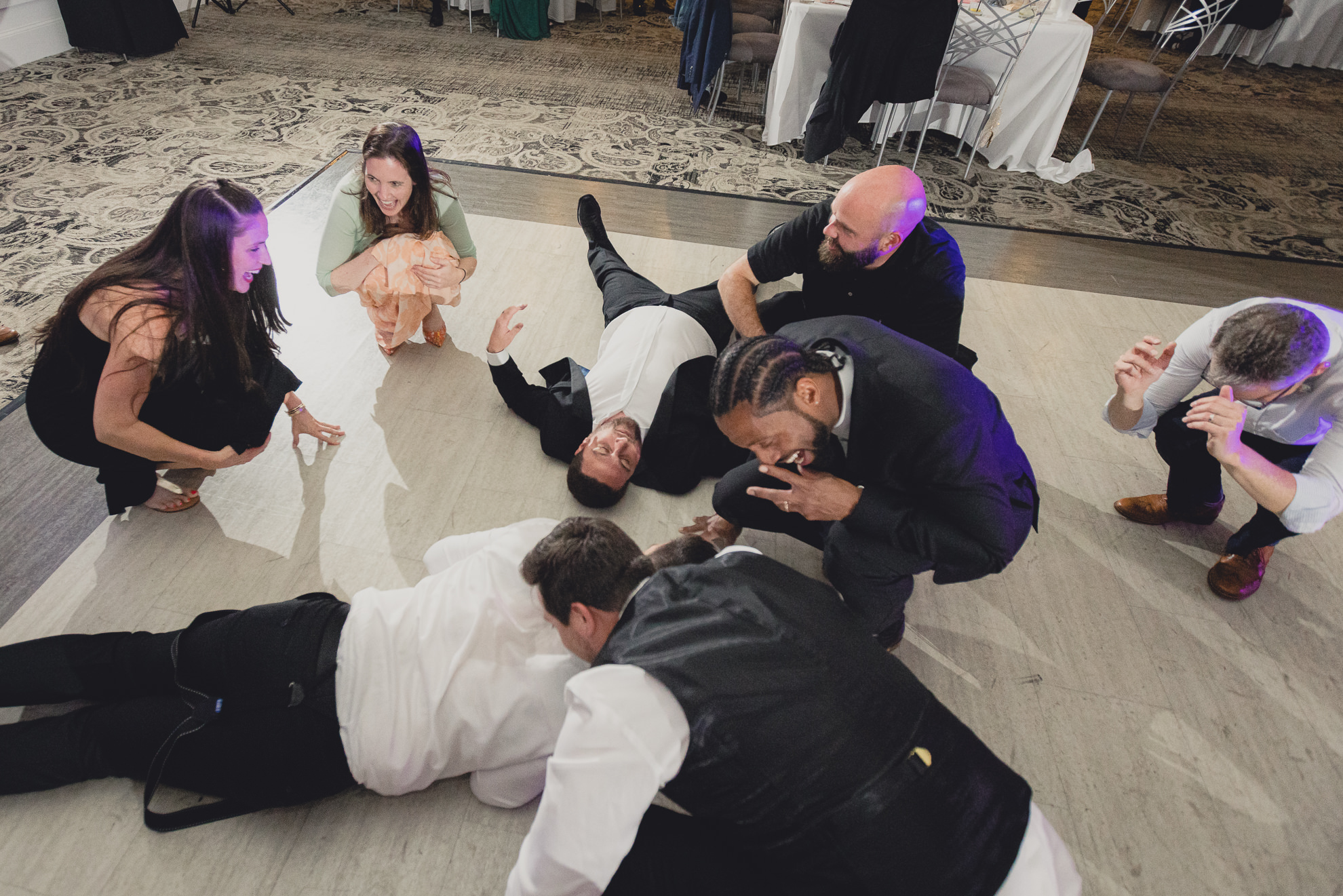 guests dance during wedding reception at the Niagara Falls Country Club