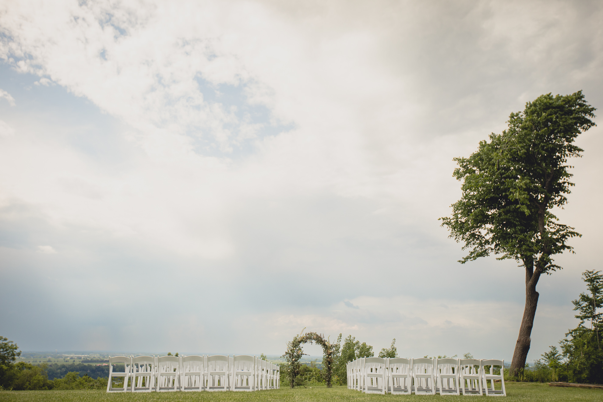 fern croft floral decor during wedding ceremony at the Niagara Falls Country Club