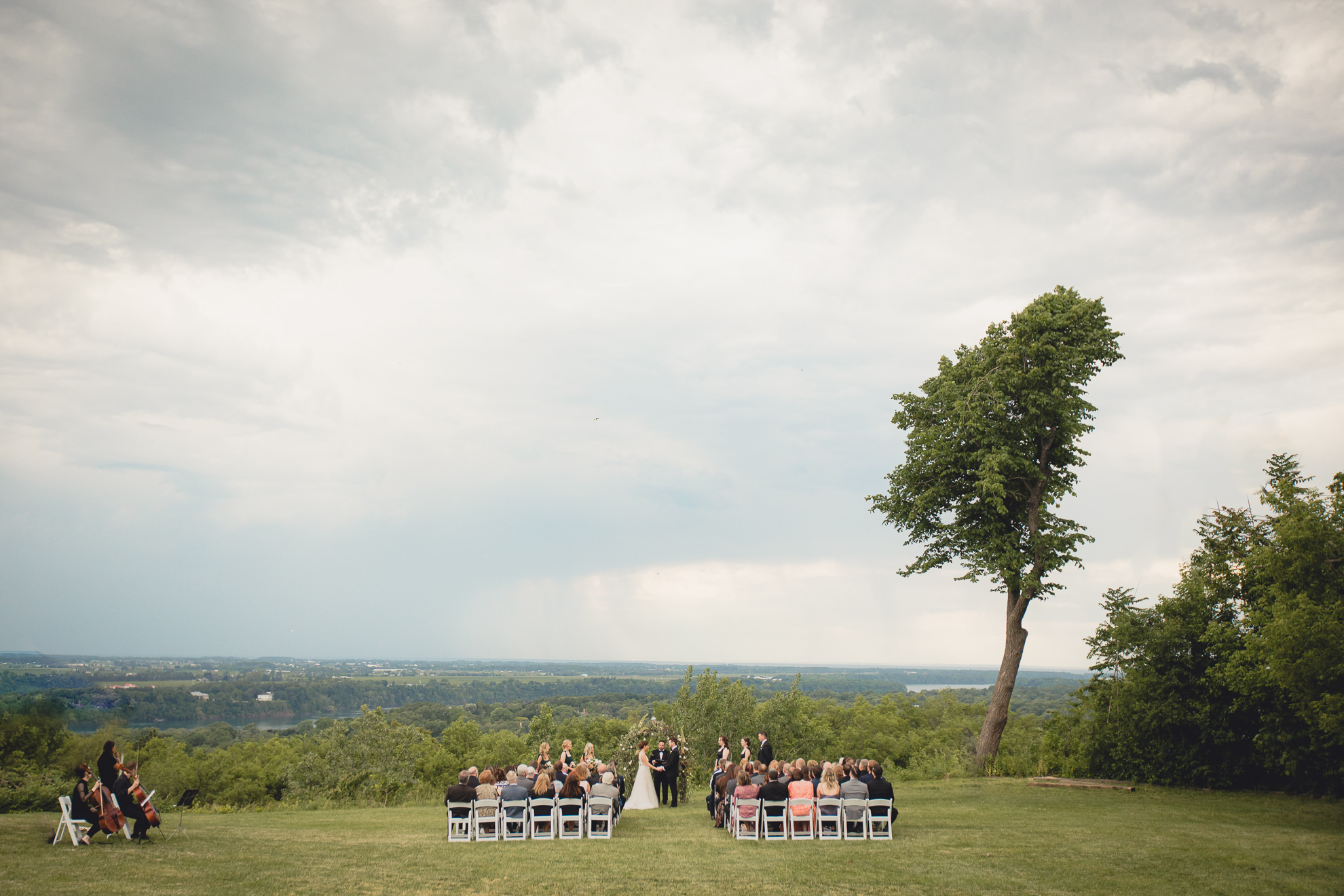 wedding ceremony at the Niagara Falls Country Club