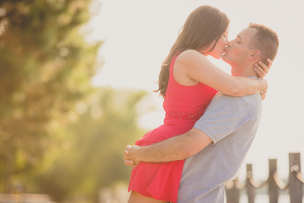 engagement-photography-buffalo-ny-kayak-niawanda-park-bridge-dock-9