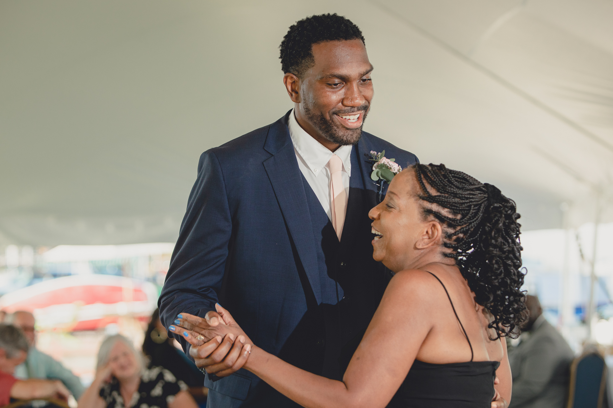 groom and mother dance at Youngstown Yacht Club during WNY micro wedding