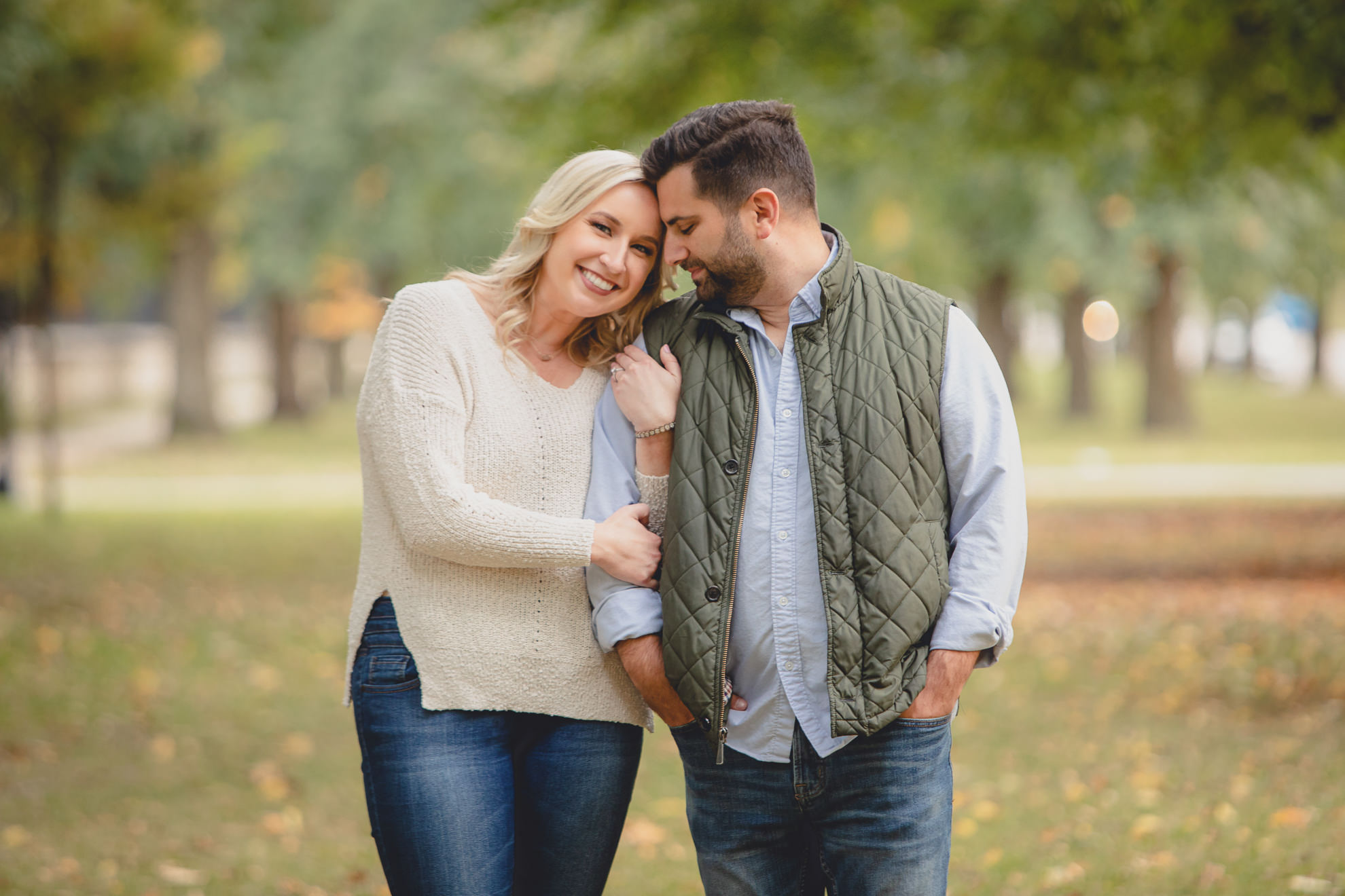 wedding engagement photography in Lincoln Parkway in Delaware Park in Buffalo, NY