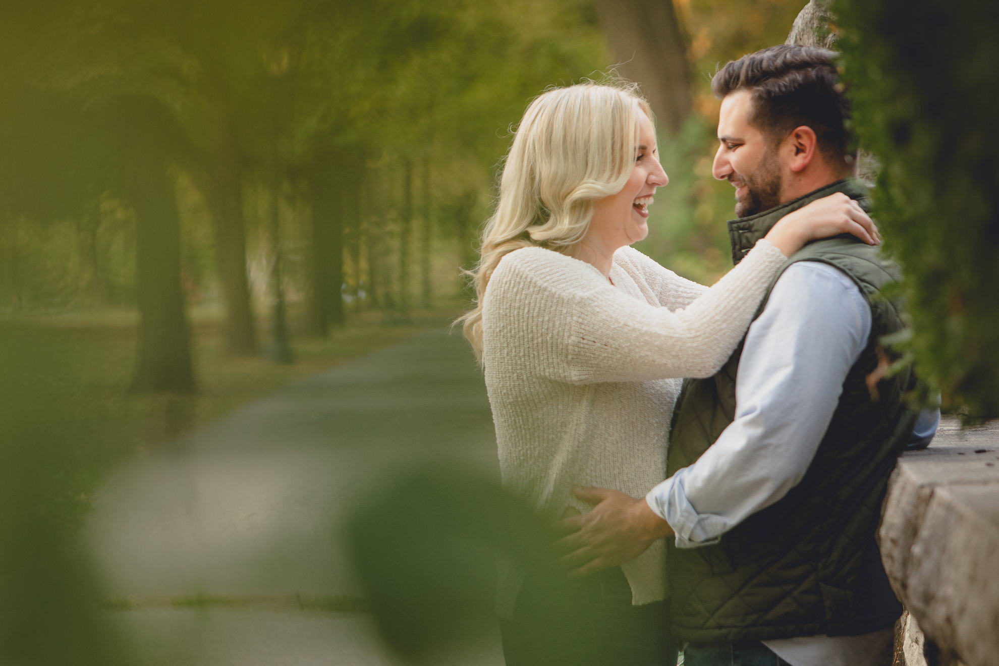 wedding engagement photography in Lincoln Parkway in Delaware Park in Buffalo, NY