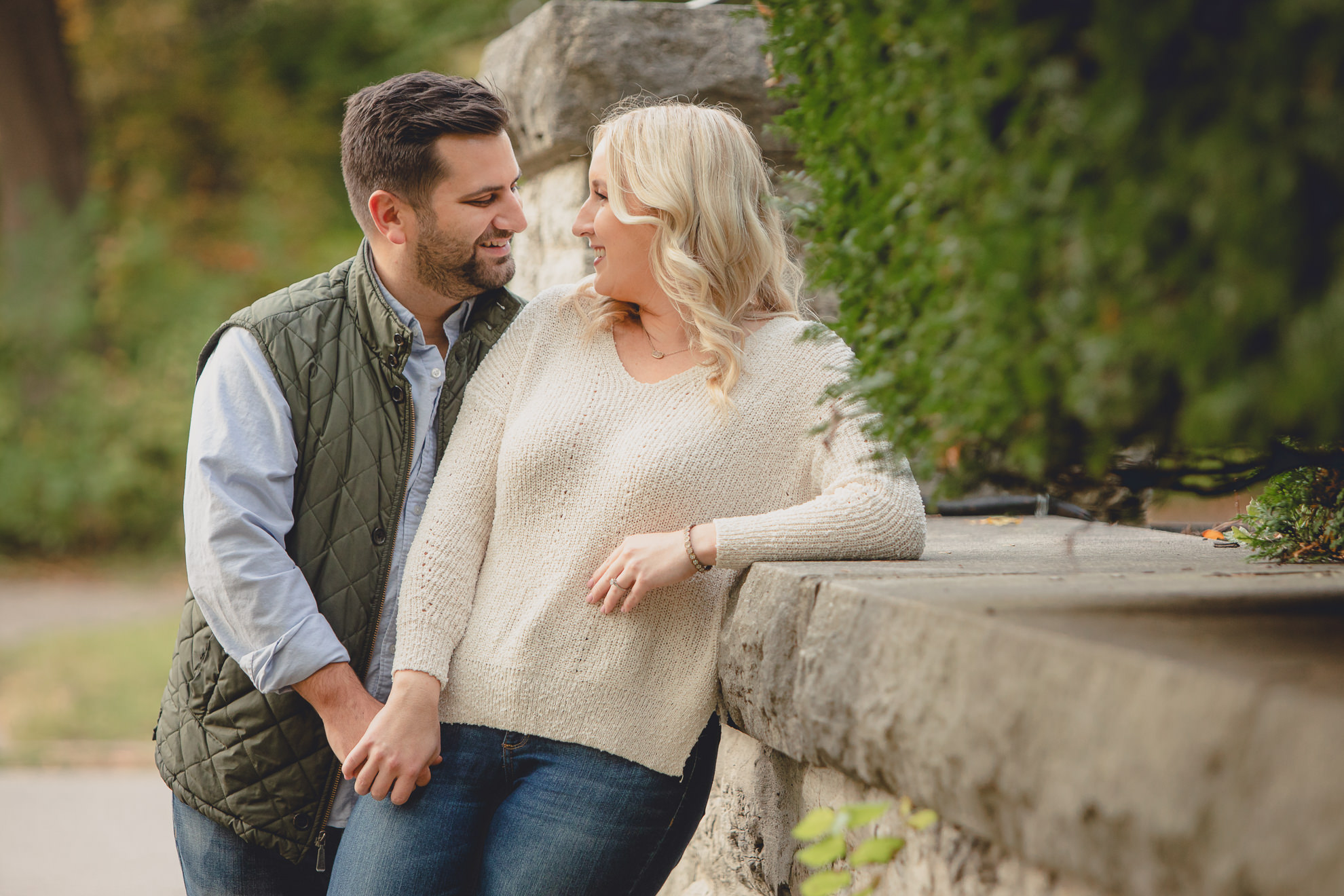 wedding engagement photography in Lincoln Parkway in Delaware Park in Buffalo, NY
